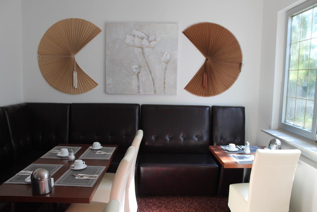 Wiking Hotel เฮนชเตดท์-อุลซ์บวร์ก ภายนอก รูปภาพ