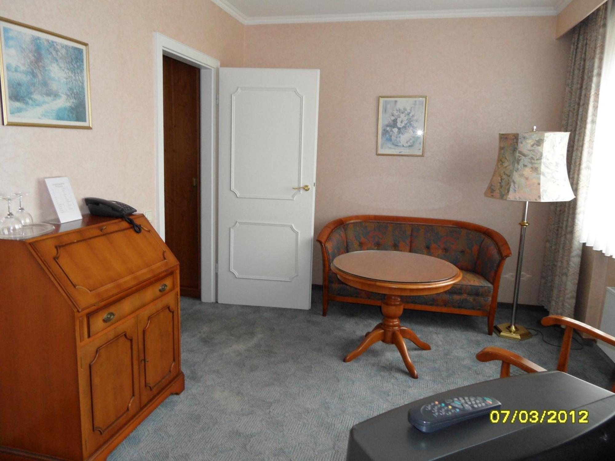 Wiking Hotel เฮนชเตดท์-อุลซ์บวร์ก ภายนอก รูปภาพ