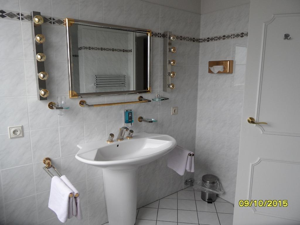 Wiking Hotel เฮนชเตดท์-อุลซ์บวร์ก ภายนอก รูปภาพ